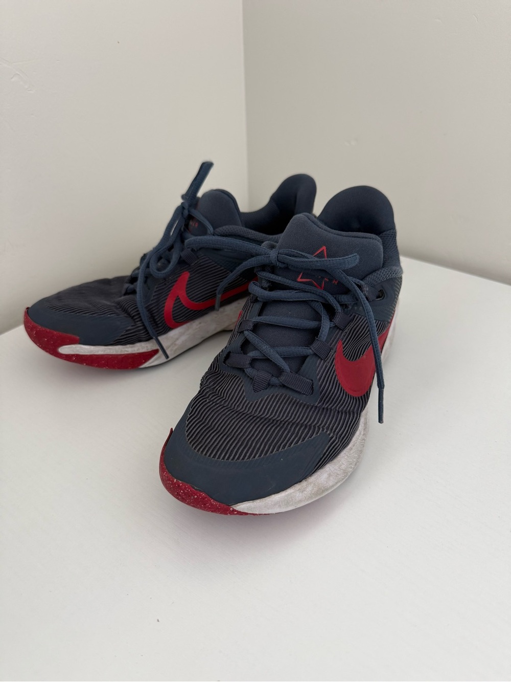 Kids Nike Star Runner sneakers